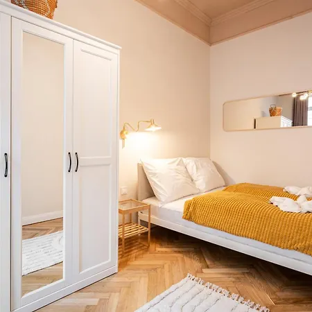 Apartment Daydream Den