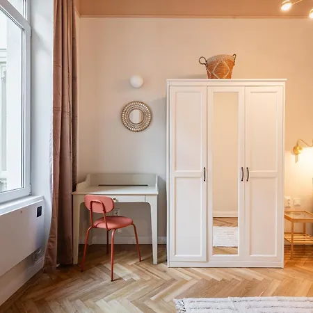 Daydream Den Apartment *