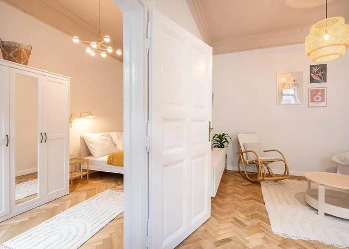 Daydream Den * Budapest